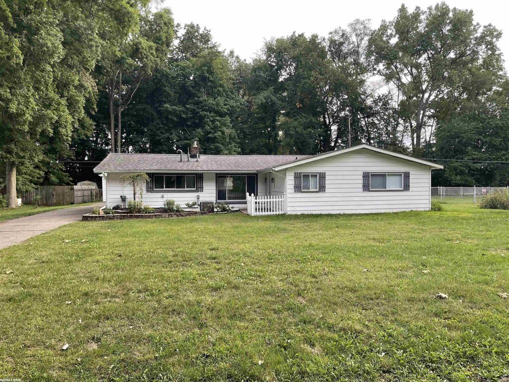 4720 Marcella Dr, Shelby Twp