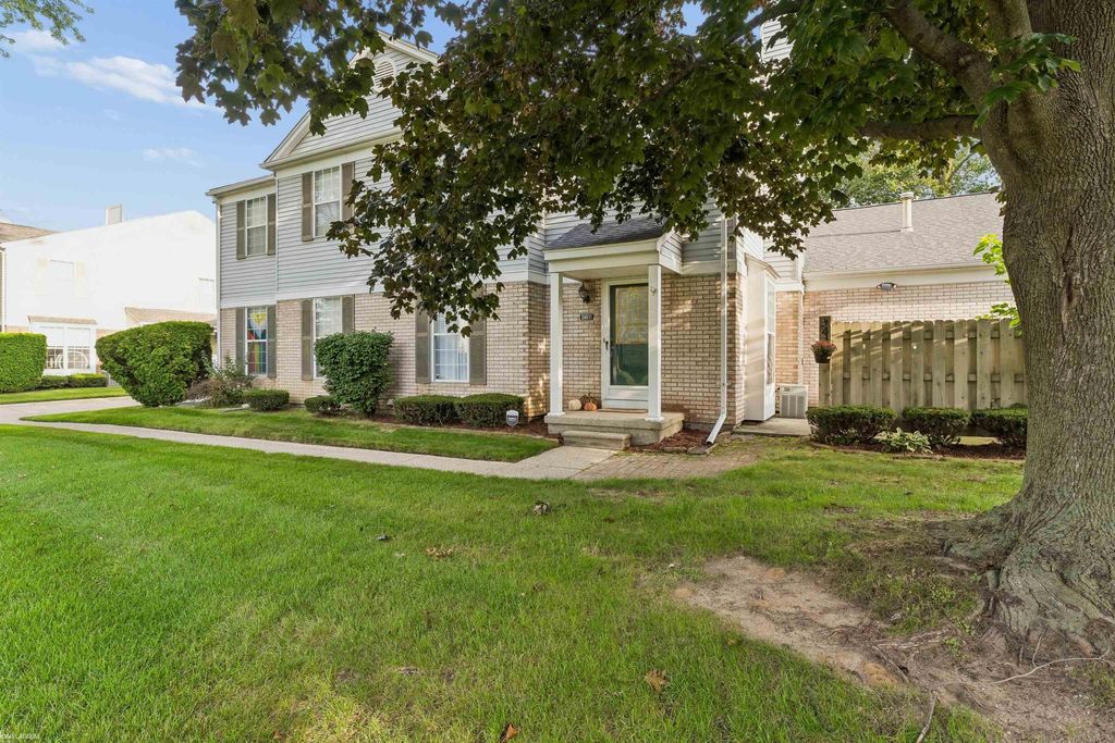 24611 Lake Meadow St, Harrison Twp
