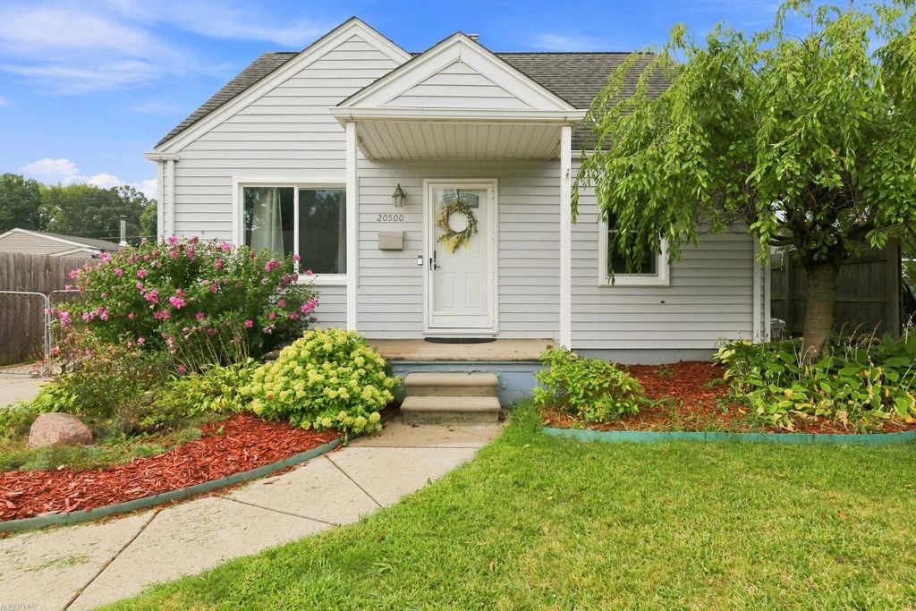 20500 Avalon St, Saint Clair Shores