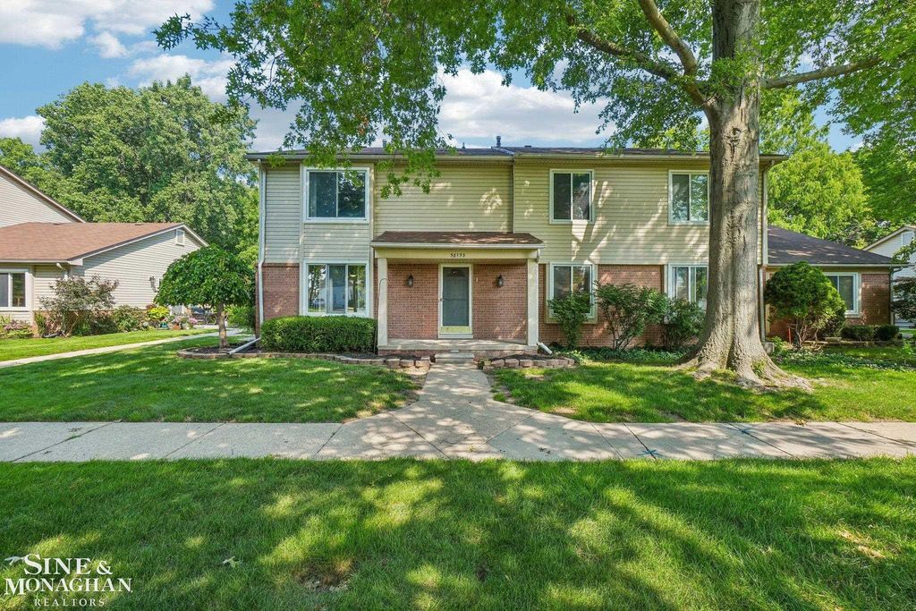 38153 Jefferson Ave, Harrison Twp