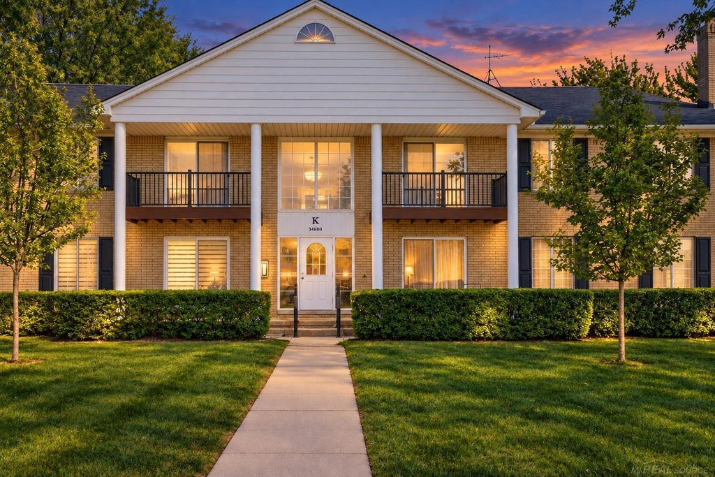 34680 Huntley, Sterling Heights