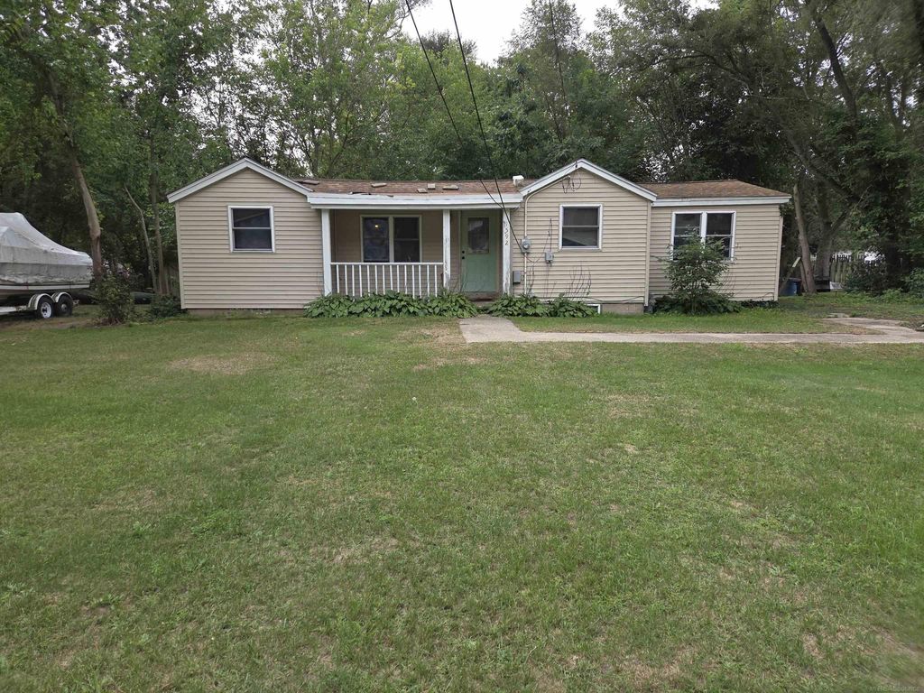 1592 Jerome St, Holland