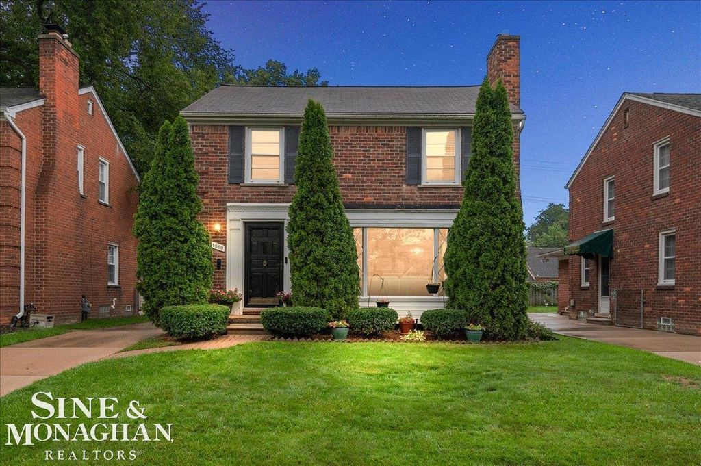 1819 Norwood Rd, Grosse Pointe Woods