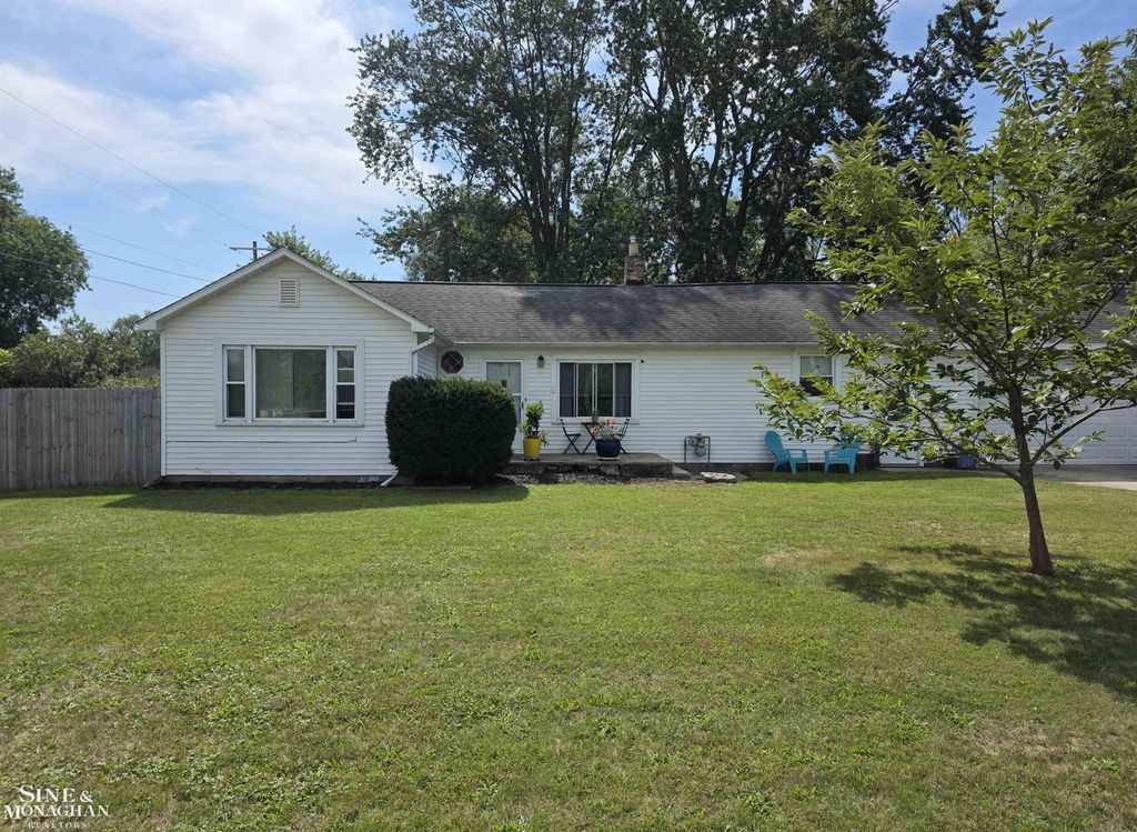45477 Bemis Rd, Sumpter Twp