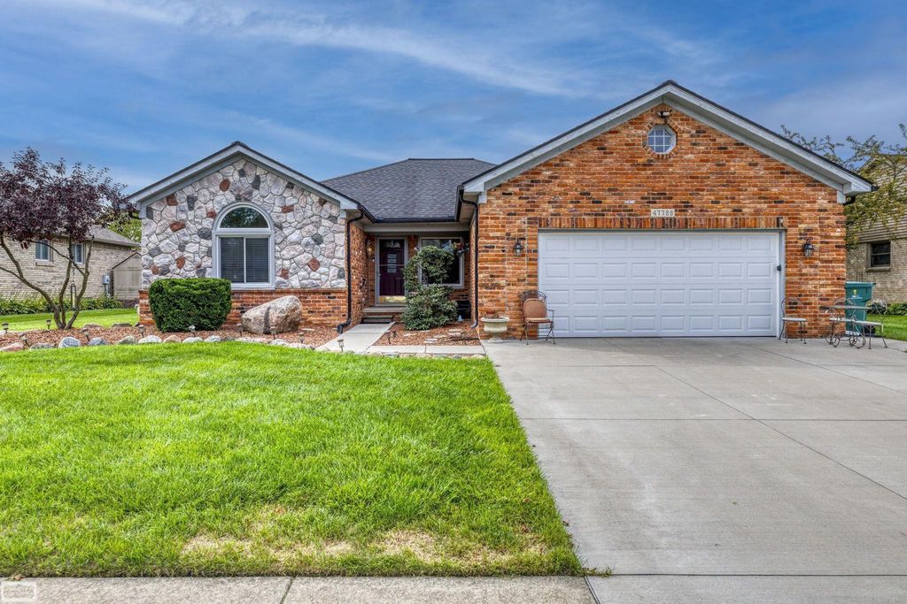 47788 Meadowbrook Dr, Macomb Twp