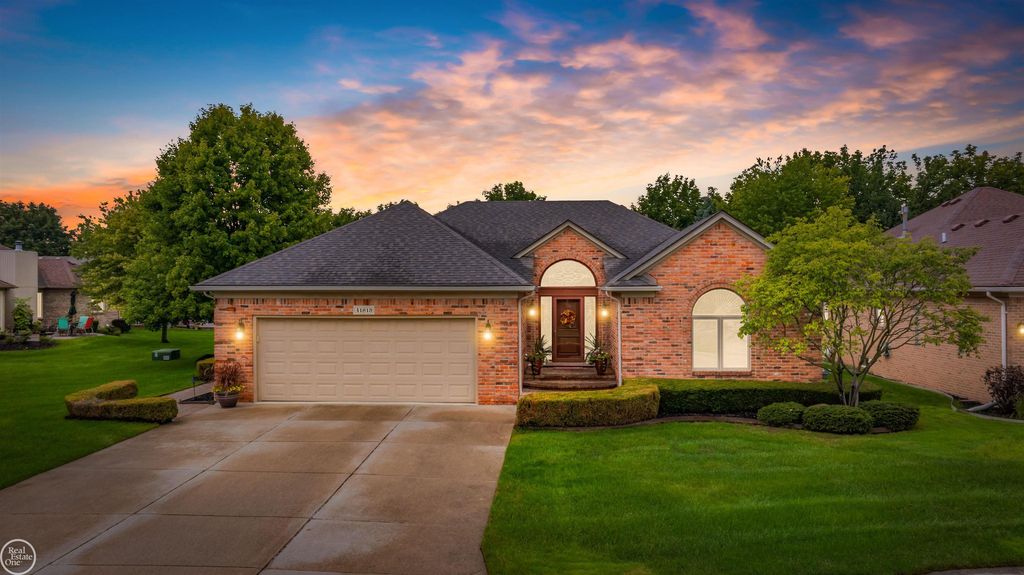 41813 Fairmouth Park Dr, Clinton Township