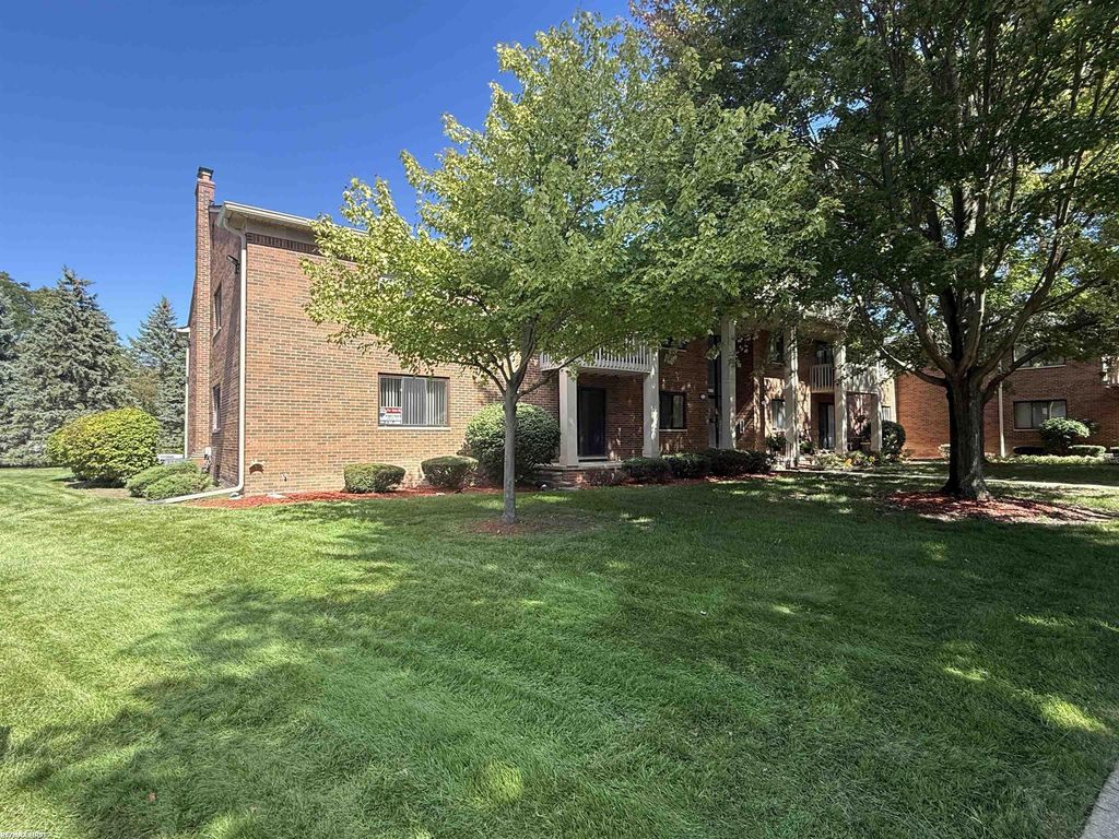 42188 Toddmark Ln, Clinton Township