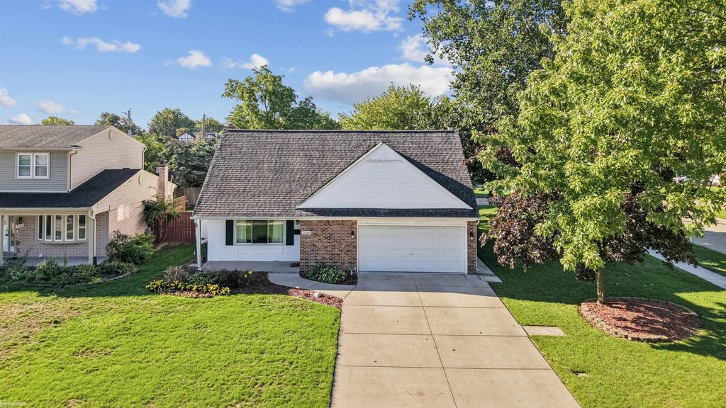 3508 Barbara Dr, Sterling Heights