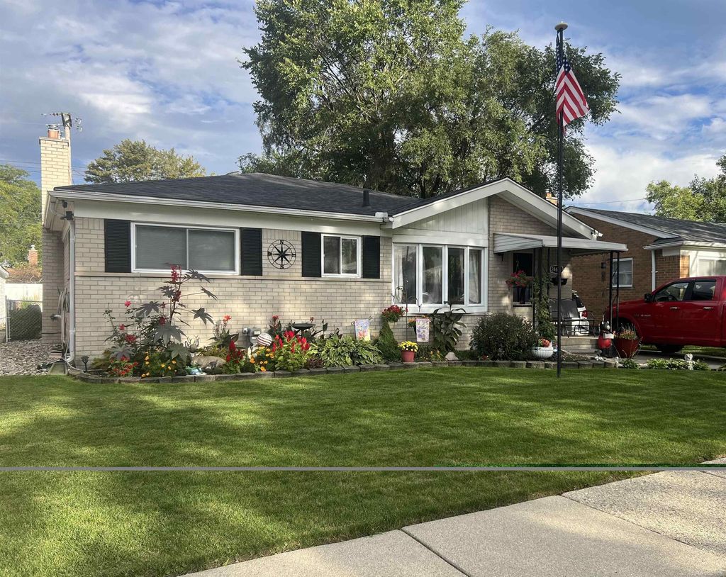 24624 Marine Ave, Eastpointe