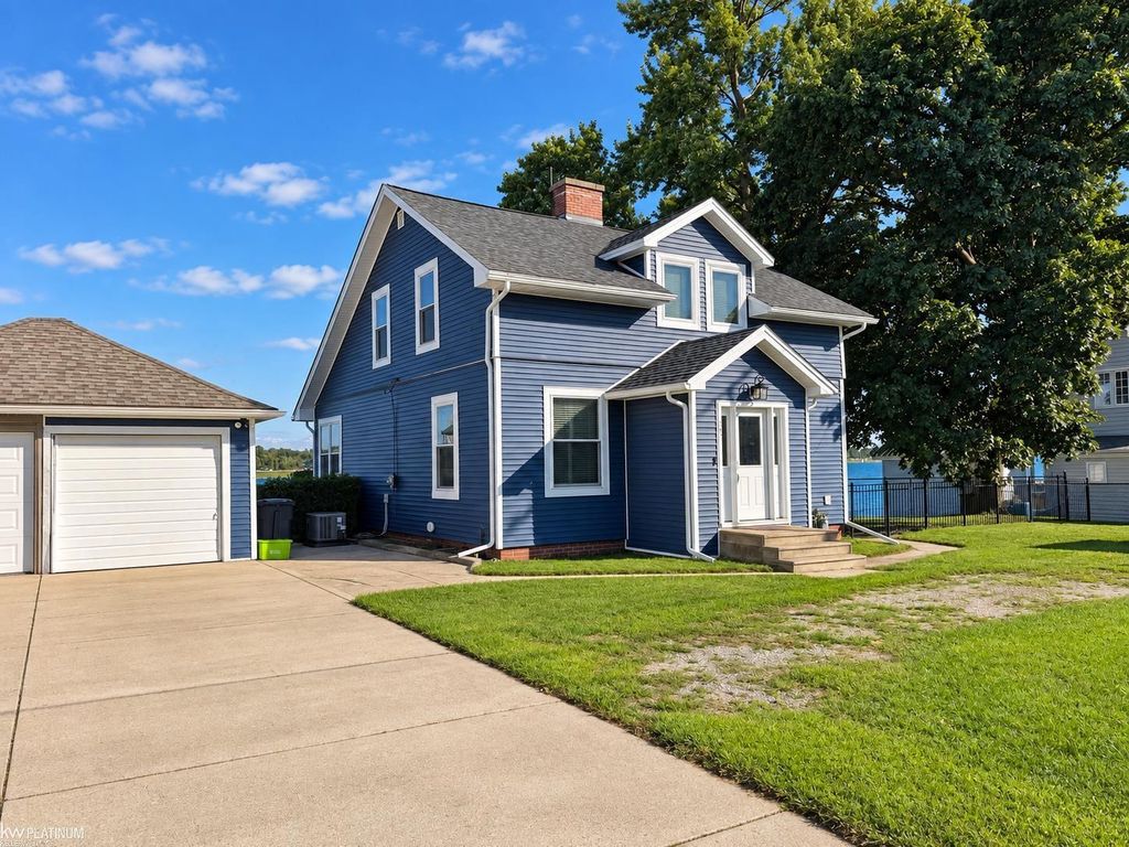 207 Gratiot Blvd, Marysville