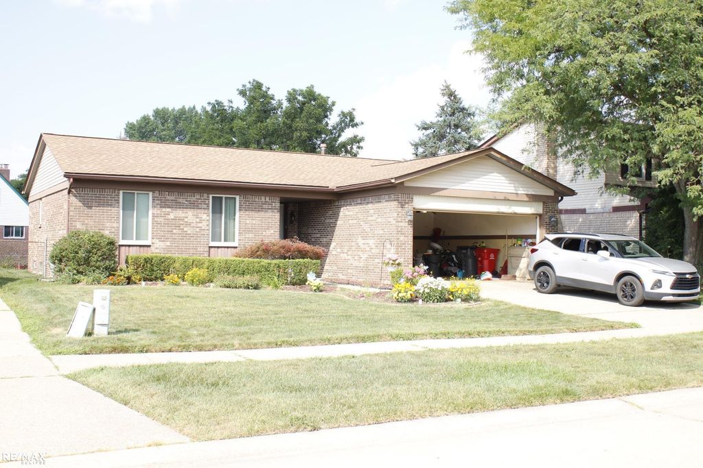 19909 Towner Dr, Clinton Township