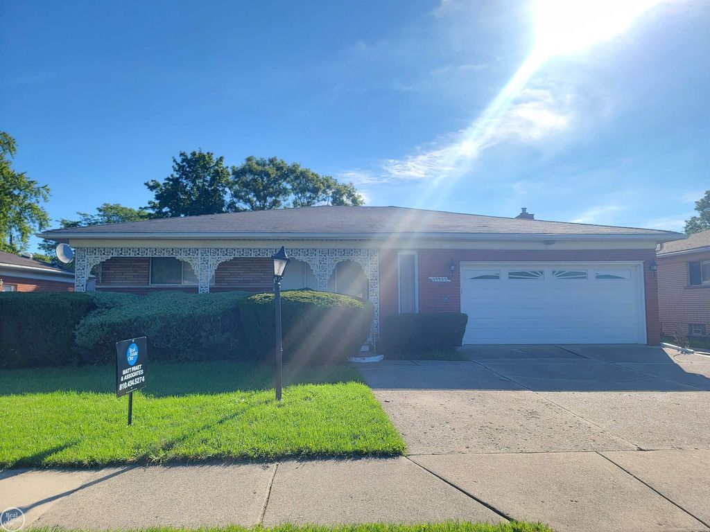 29322 Ridgefield Ave, Warren