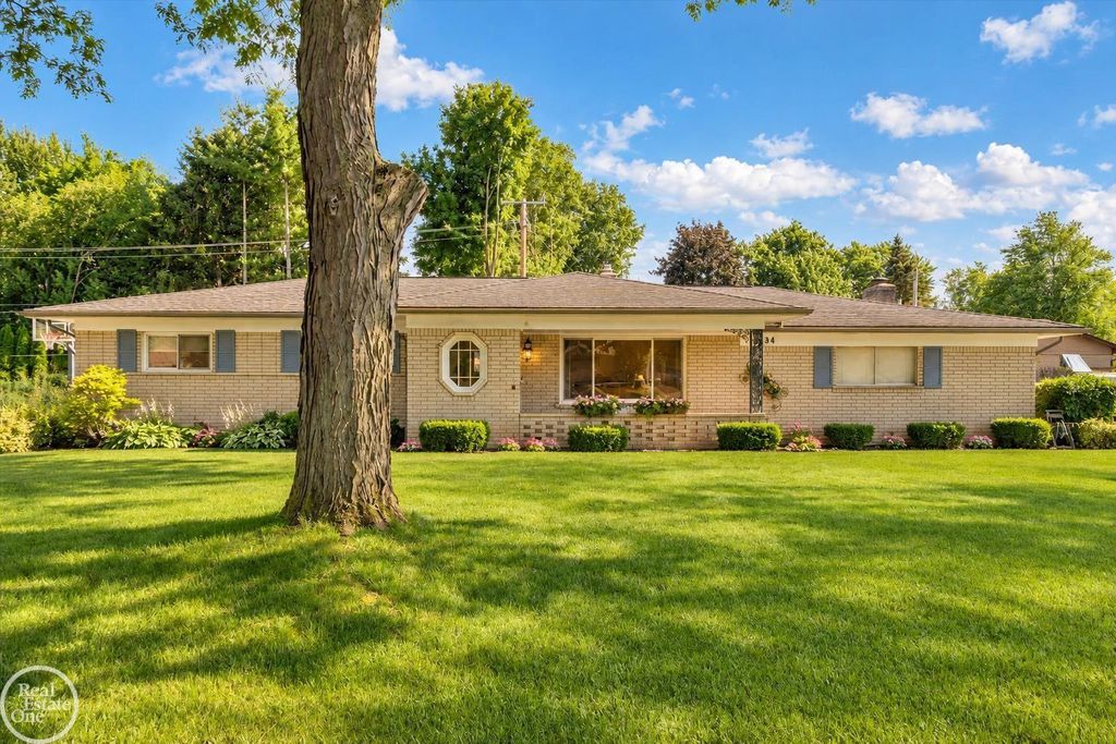 6534 Donnybrook Dr, Shelby Twp