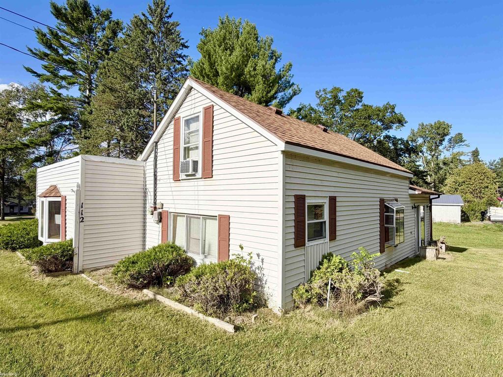 112 Lakeview Dr, Lincoln