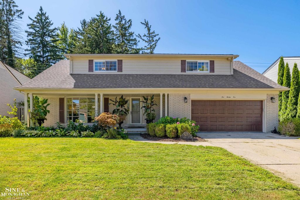 525 Saddle Ln, Grosse Pointe Woods