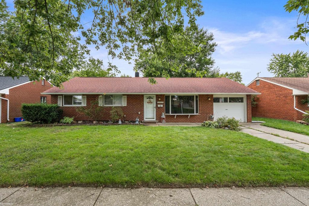 35529 Seville St, Clinton Township