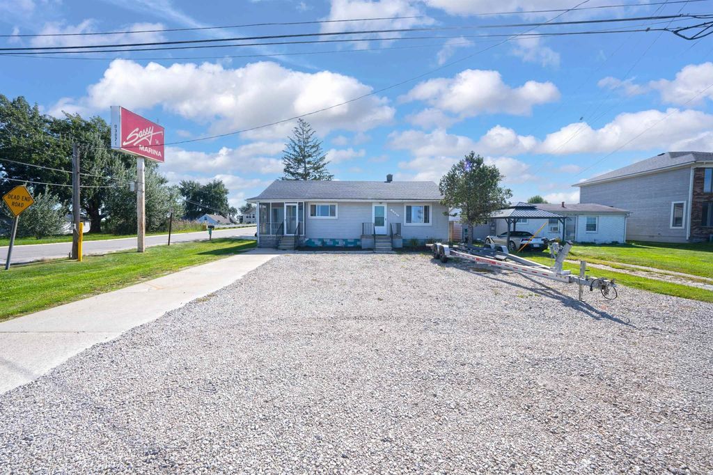 6381 Dyke Rd, Algonac