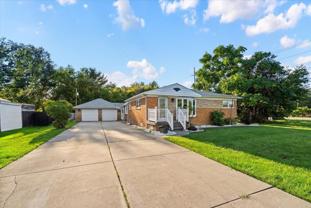 44833 Maddelein St, Clinton Township