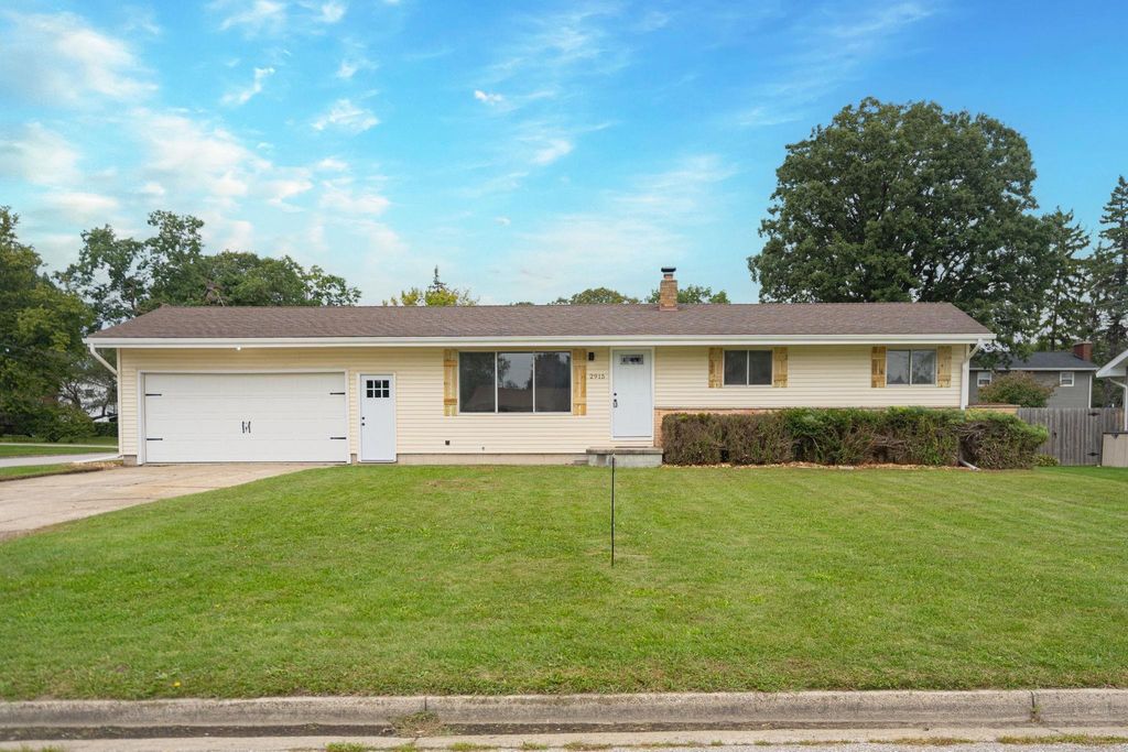 2915 Continental Dr, Bay City