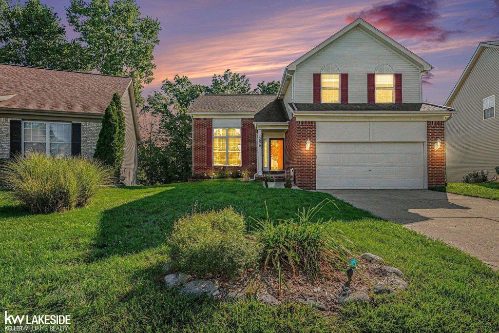 3020 Talon Cir, Lake Orion