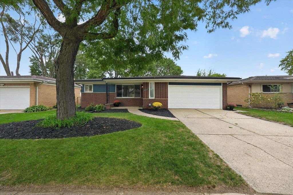 26632 Marilyn Ave, Warren