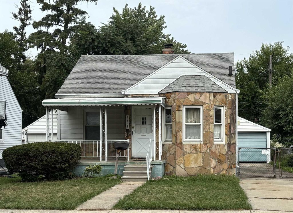 20009 Kenosha  St, Harper Woods