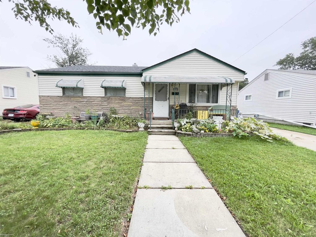 22132 Masch St, Warren
