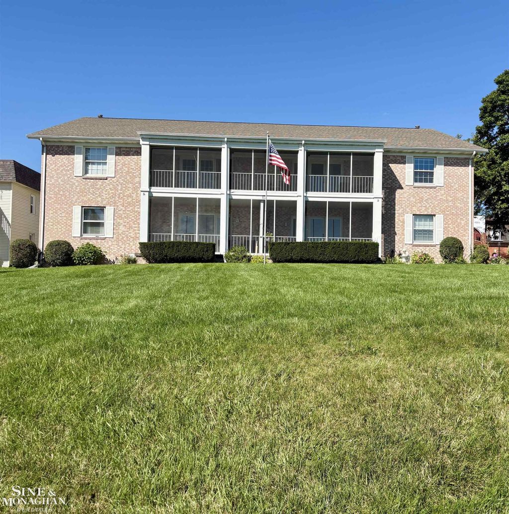 601 N Riverside Ave, Saint Clair