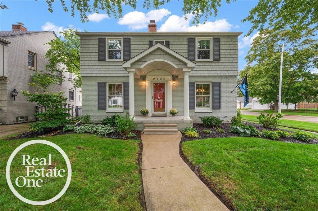 2100 Fleetwood Dr, Grosse Pointe Woods