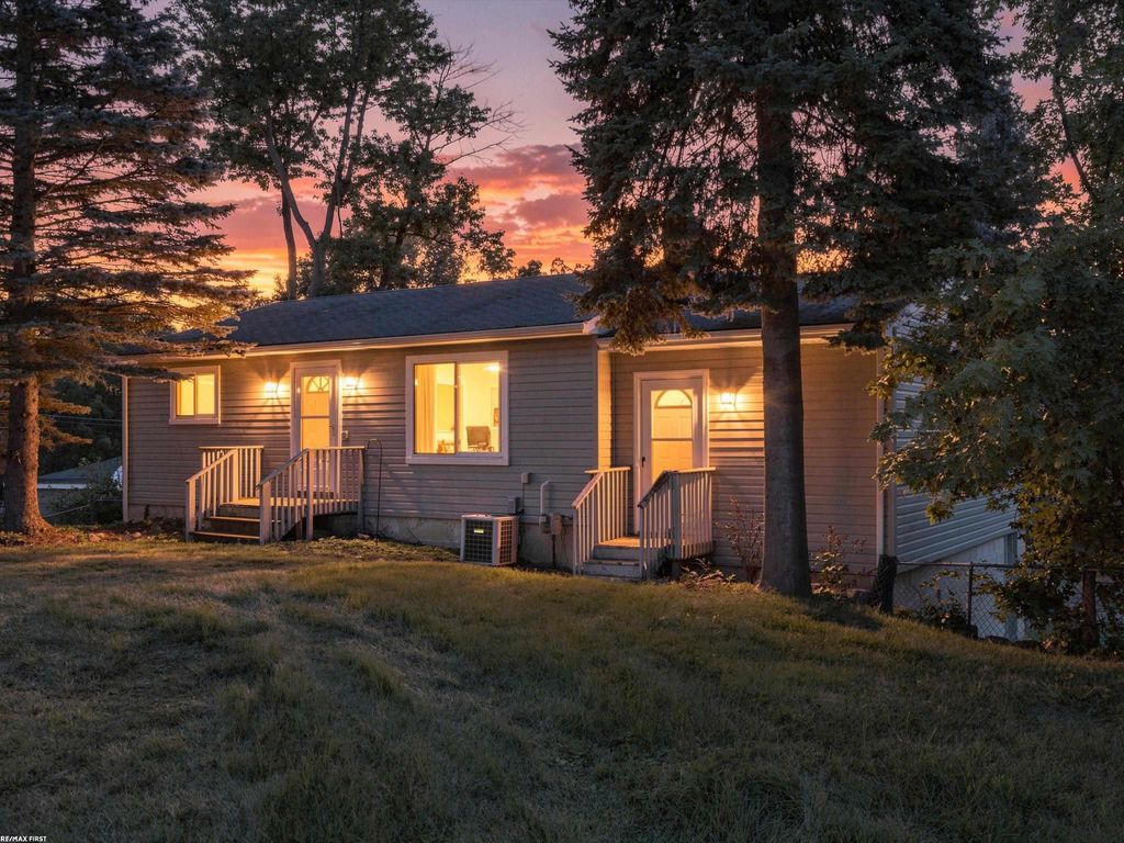 1278 Oregon Blvd, Waterford charter township