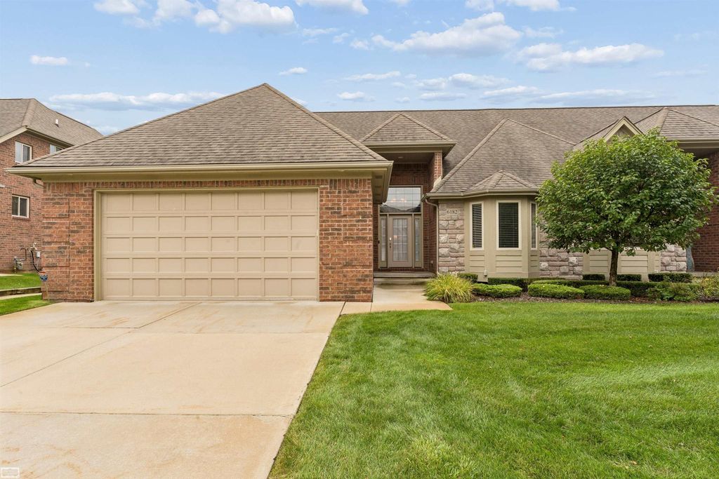 6182 Dana Rose Dr, Washington Twp
