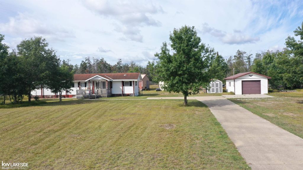 586 S Headquarters Rd, Grayling