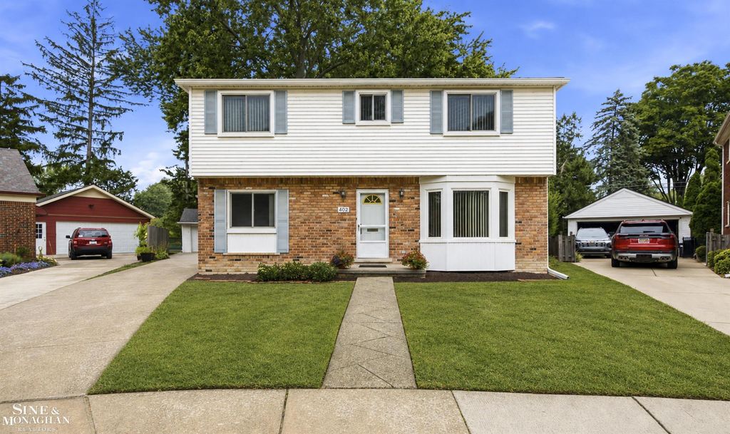 402 Roland Ct, Grosse Pointe Farms