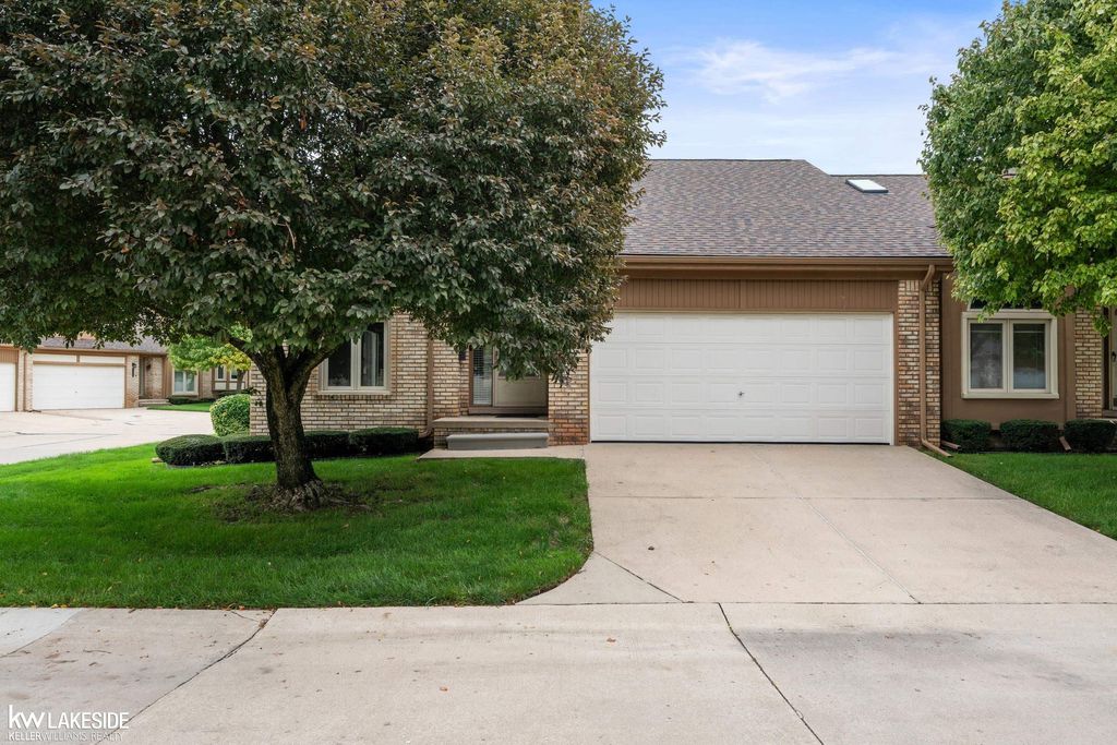 35916 Fierimonte Dr, Clinton Township