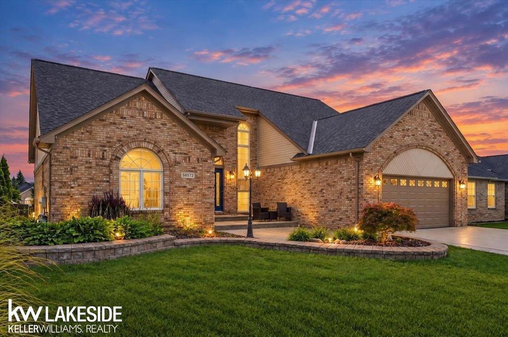 53572 Villa Rosa Dr, Macomb