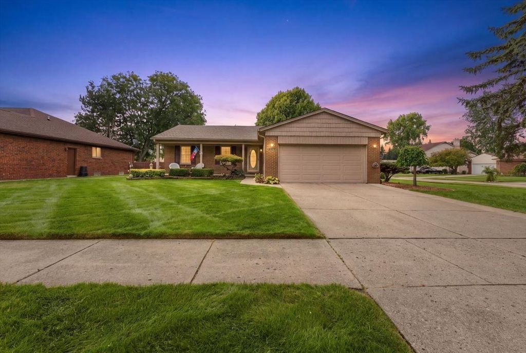 31656 Twin Oaks Dr, Chesterfield