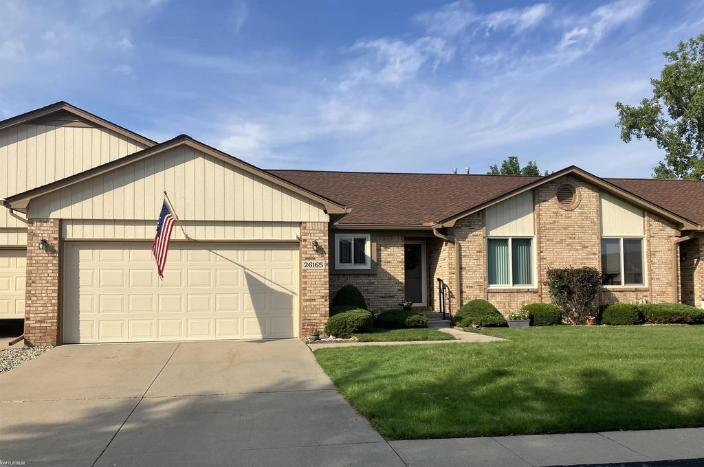 26165 Markiegrove Dr, Chesterfield Twp