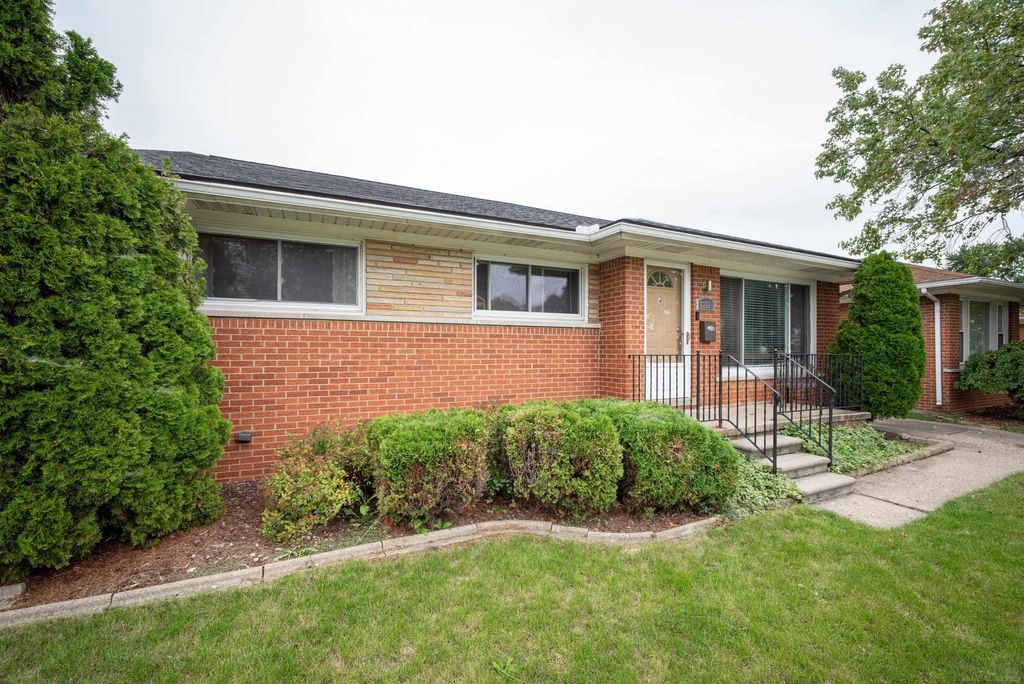 22725 Amherst St, Saint Clair Shores