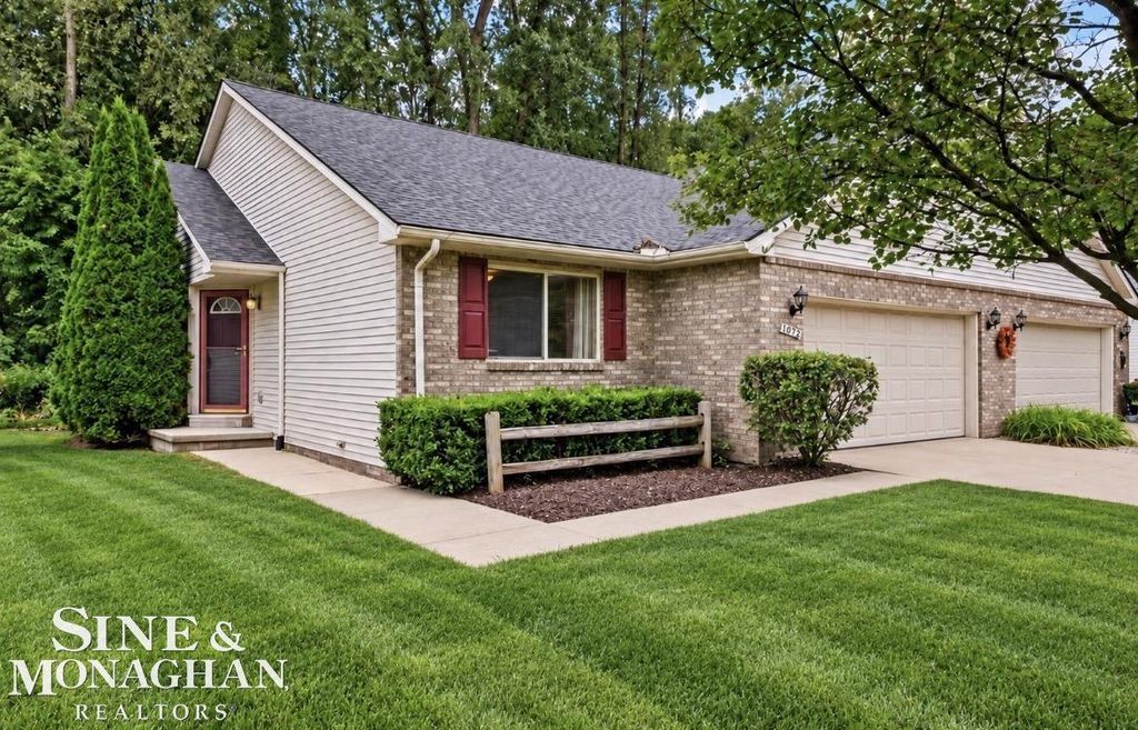 9638 Nook Rd, Clay
