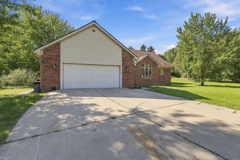 80131 Hipp Rd, Bruce