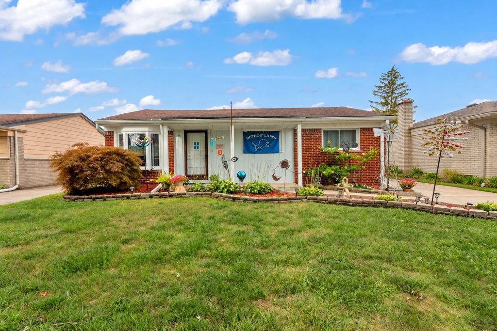 28101 Nieman St, Saint Clair Shores