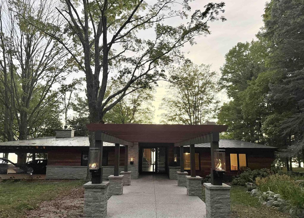 3966 S East Torch Lake, Bellaire