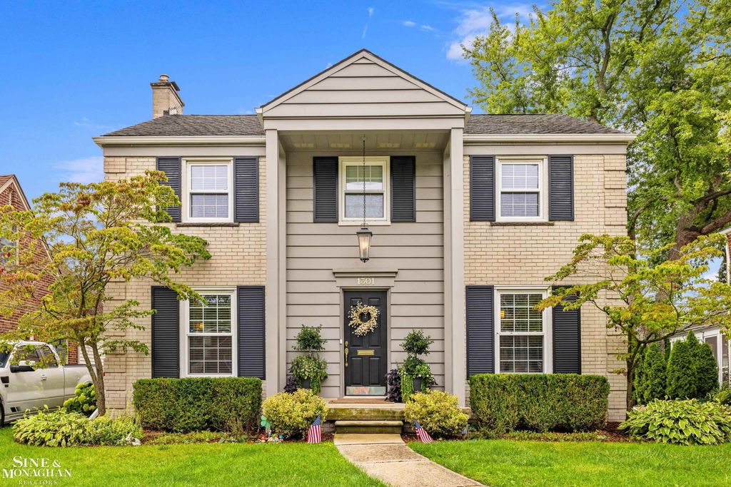 1301 Torrey Rd, Grosse Pointe Woods
