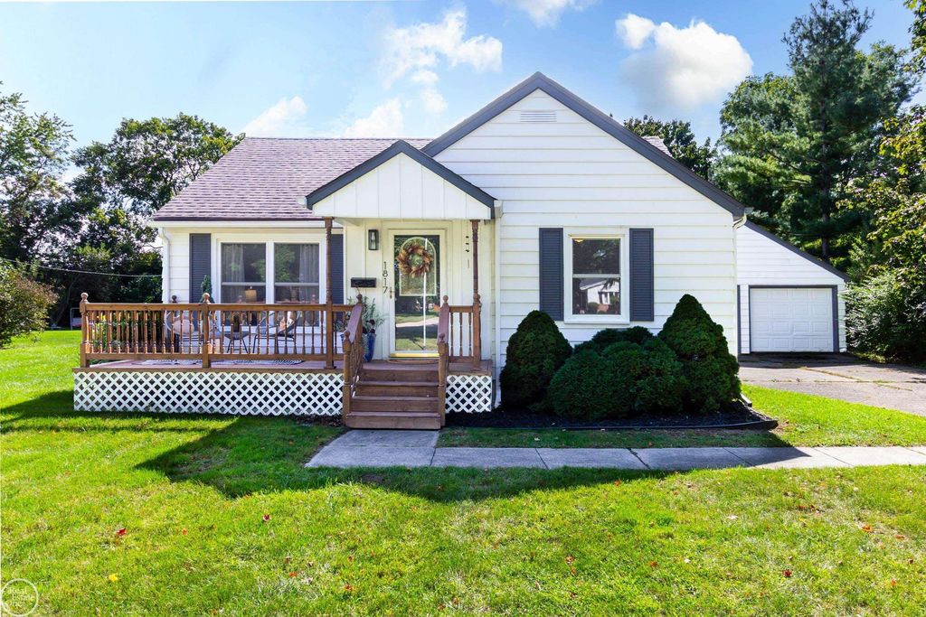 1817 Clinton Ave, Saint Clair
