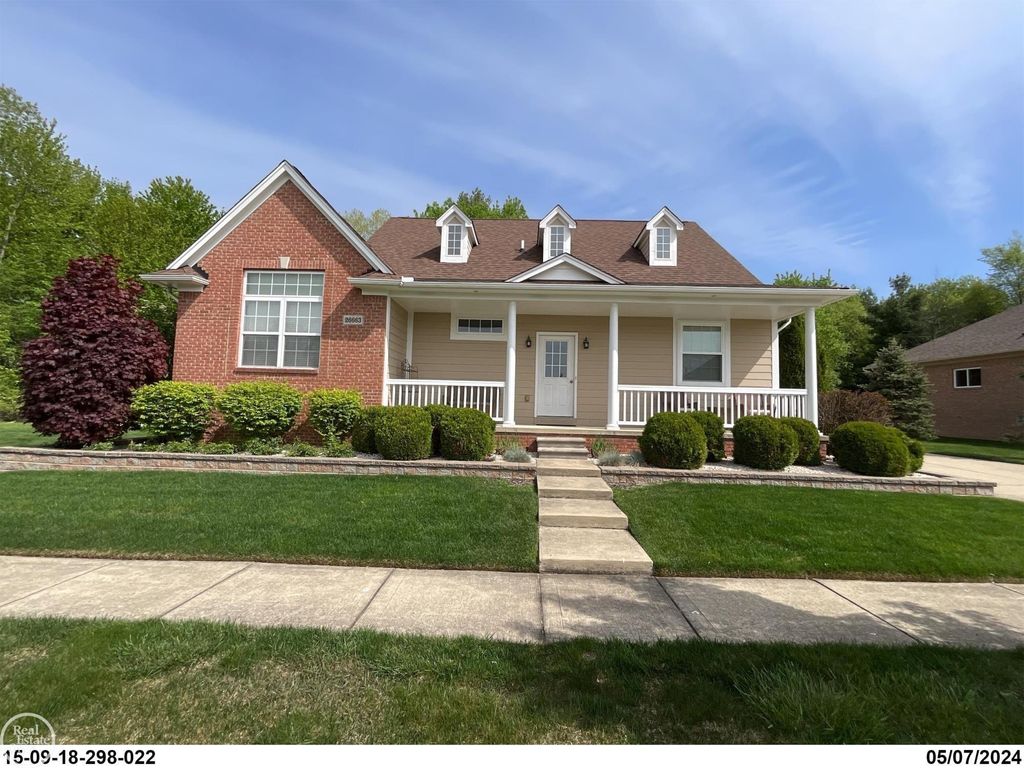 26663 Boston Dr, Chesterfield Twp