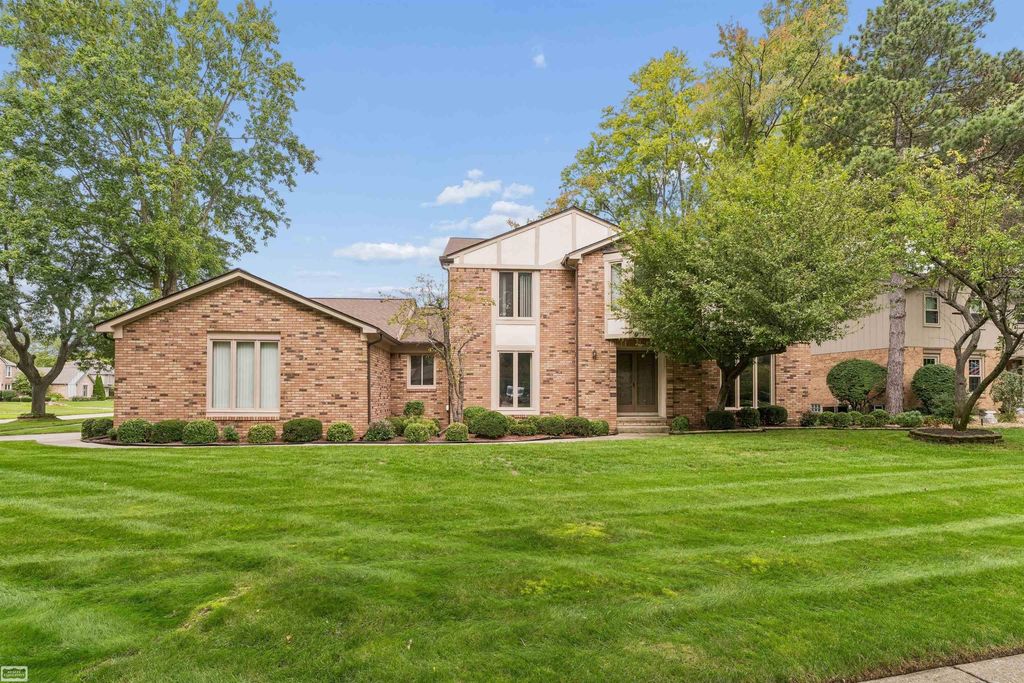 11715 Raintree Ct Ct, Utica
