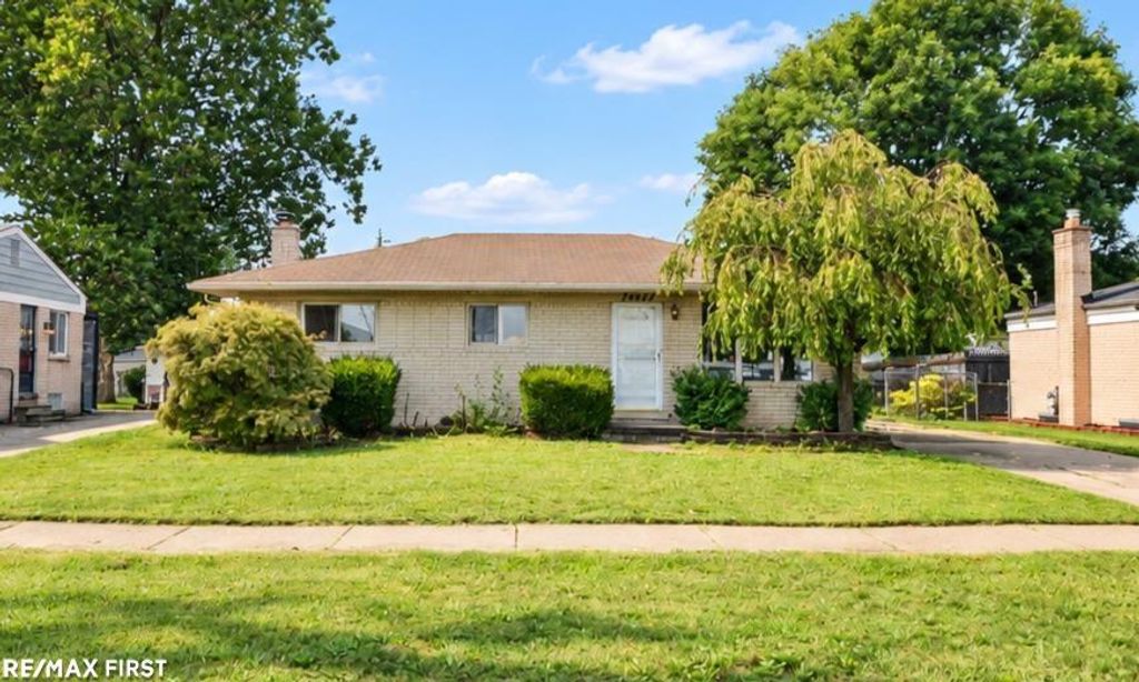 35247 Kelly Rd, Clinton Township