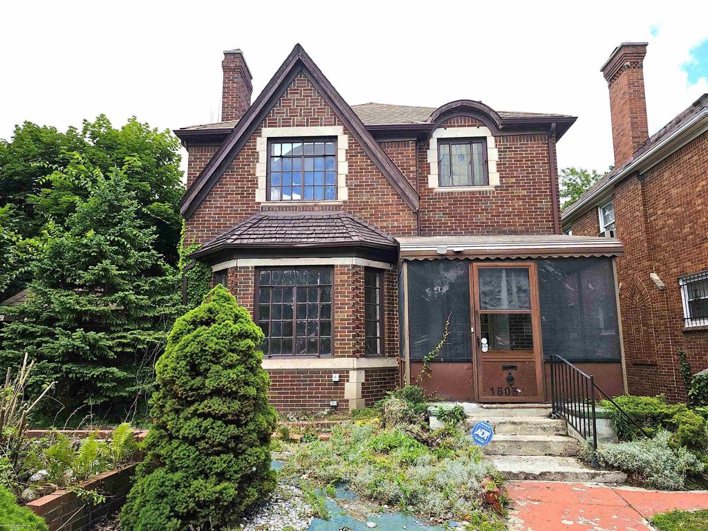 18051 Santa Barbara Dr, Detroit