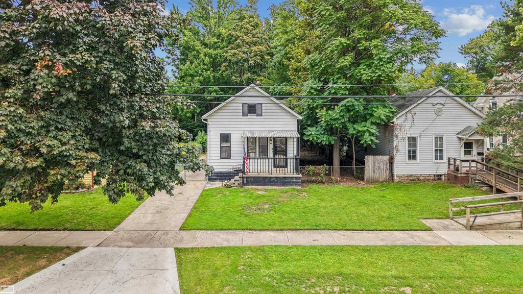 82 Grand Ave, Mount Clemens