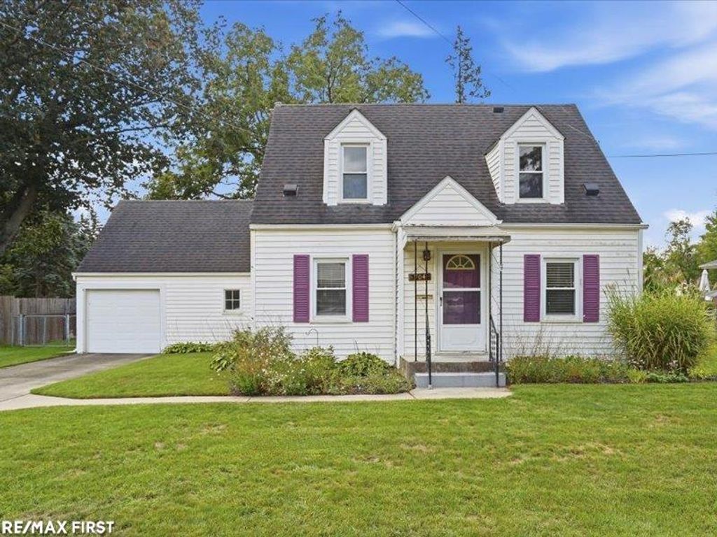 904 Ottawa Dr, Royal Oak